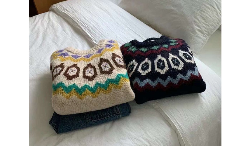 패턴 오버핏 라운드넥 니트 여성 스웨터